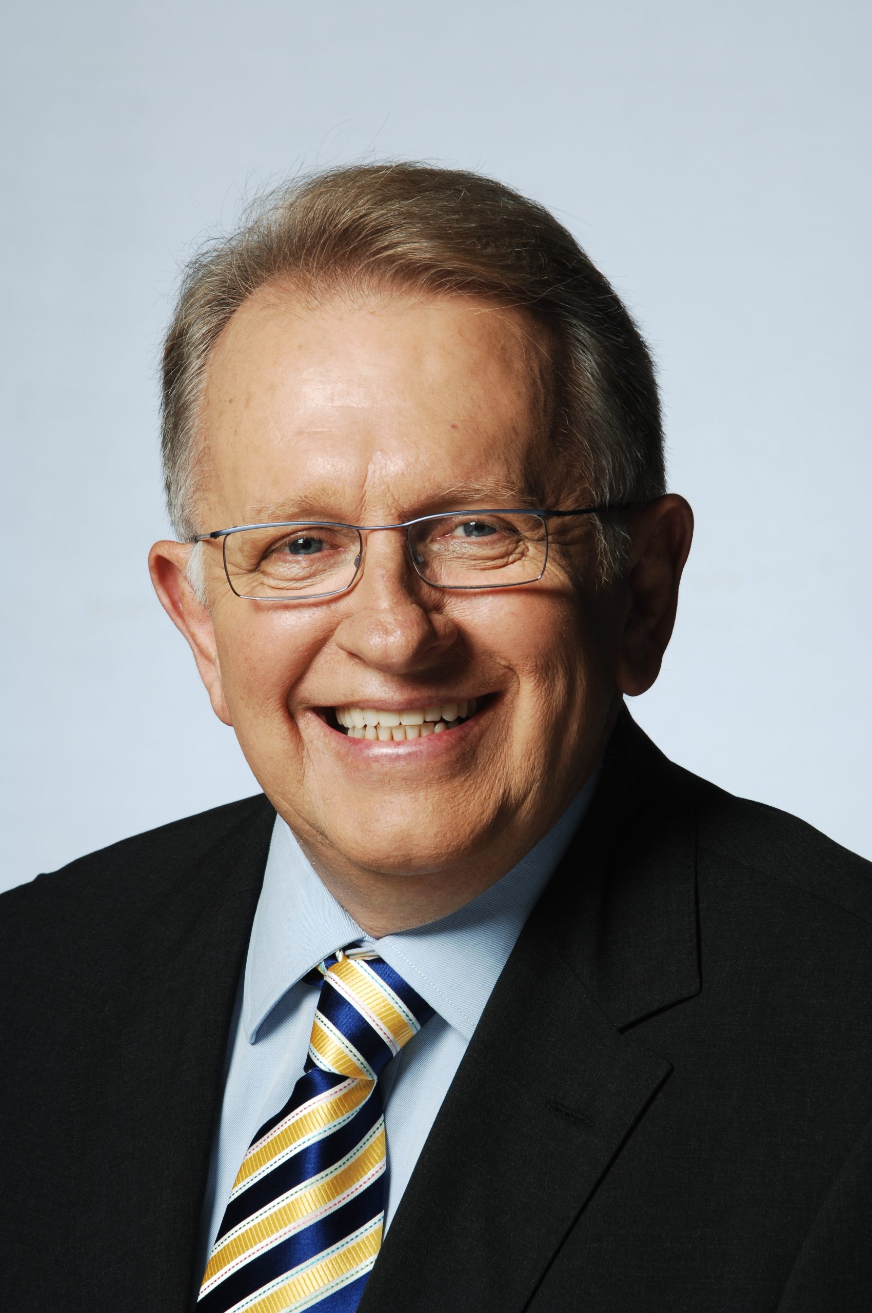 VALE – GRAHAM McNEICE