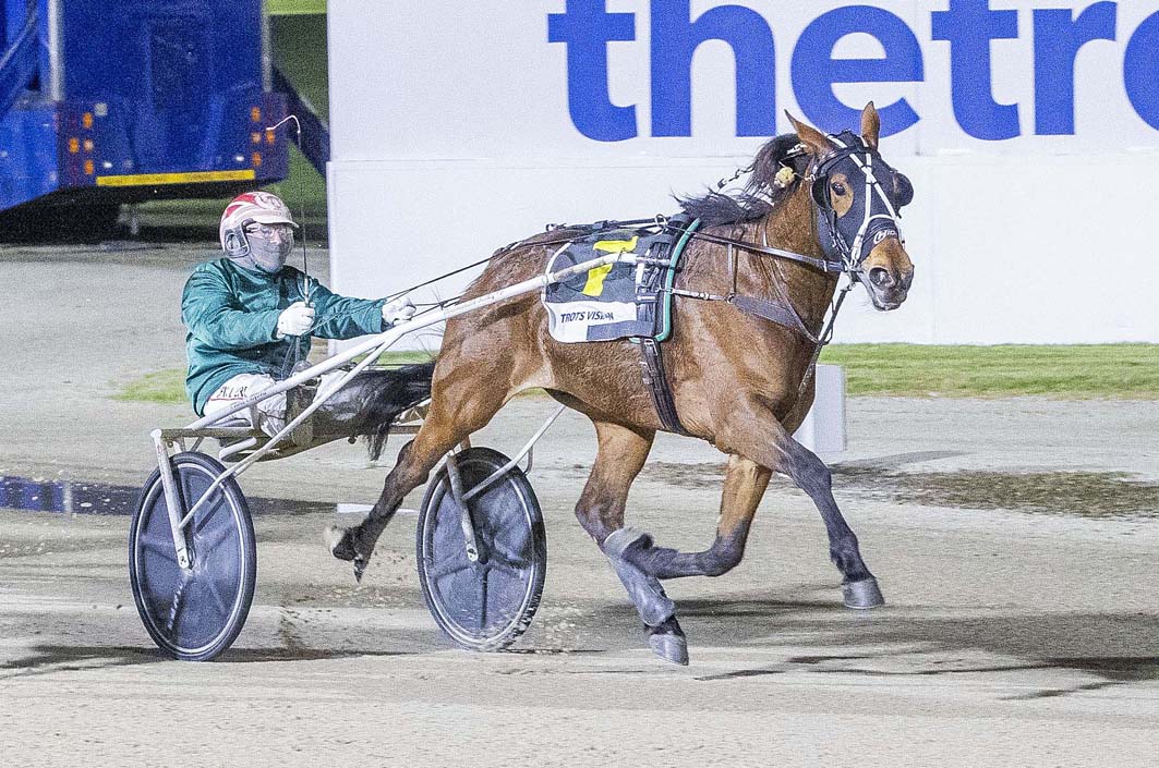 Draw toughens title defence